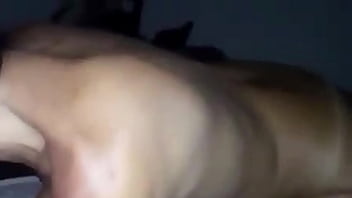 Gosto de apanhar enquanto dou a bundinha